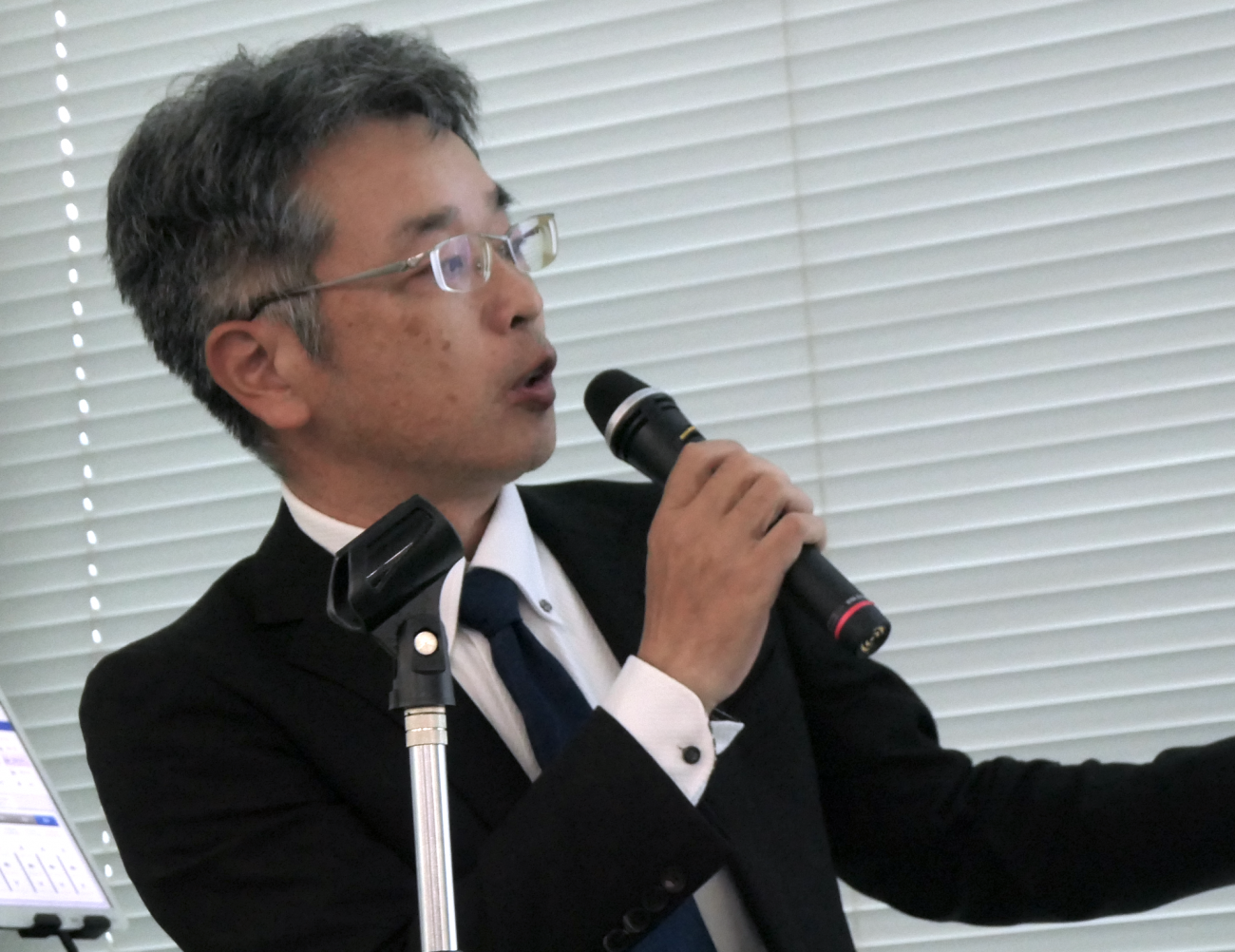 画像を説明するテキストなくても可