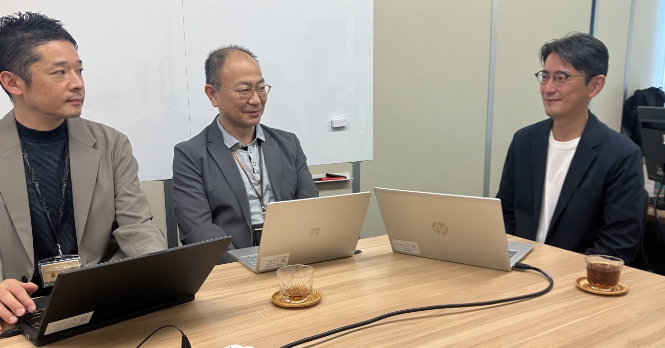 画像を説明するテキストなくても可