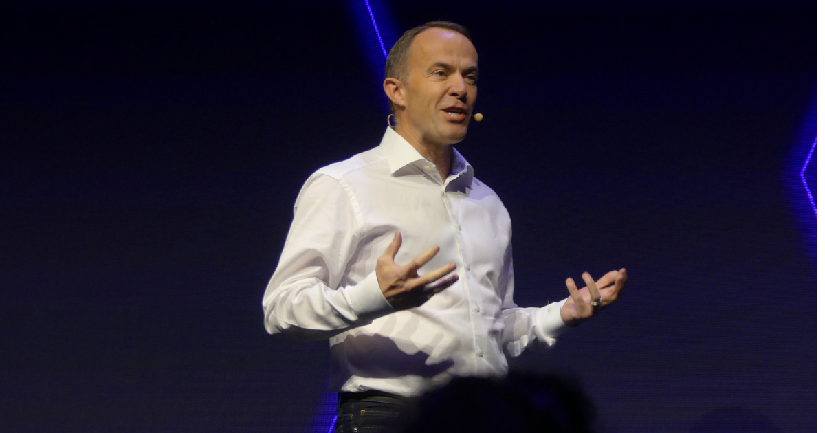 画像を説明するテキストなくても可