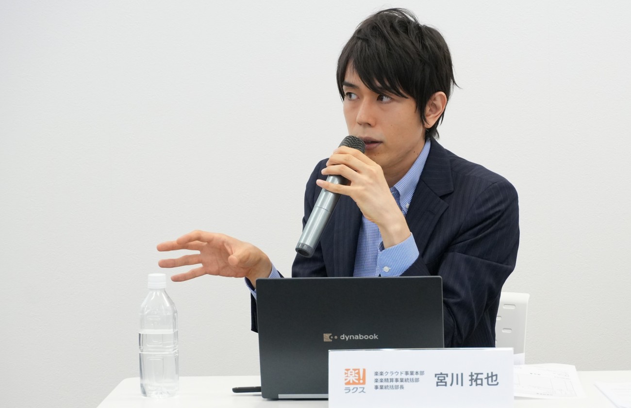 画像を説明するテキストなくても可