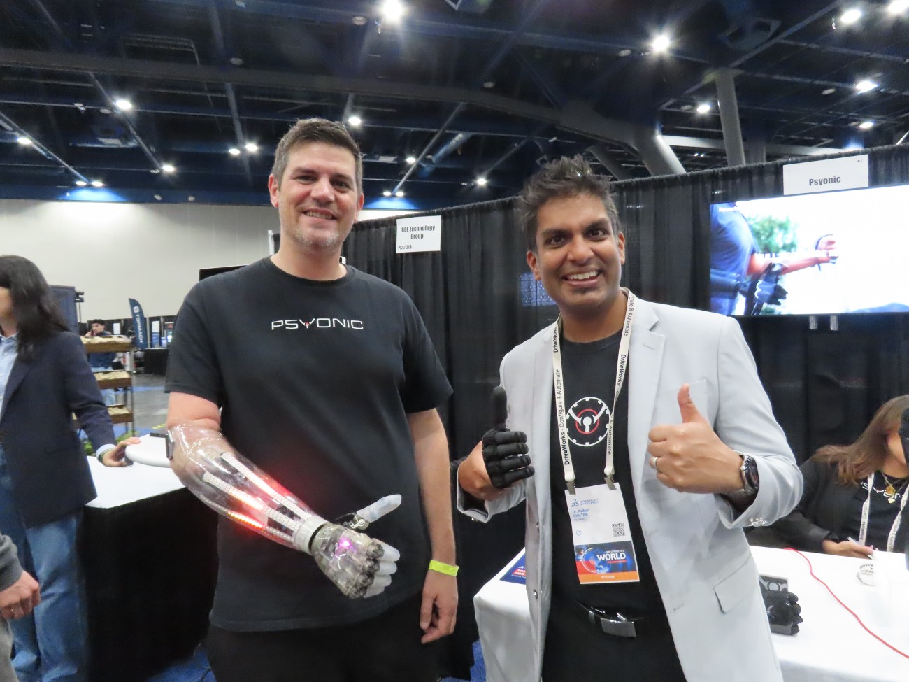 Psyonicは触覚フィードバックを備えた義手を開発している。既に300人以上のユーザーがいるという。ラボでのプロトタイプ作成からSOLIDWORKSを使用、米国のメディケア（公的医療保険）適用の量産レベルの医療機器まで単一のプラットフォームで実現している