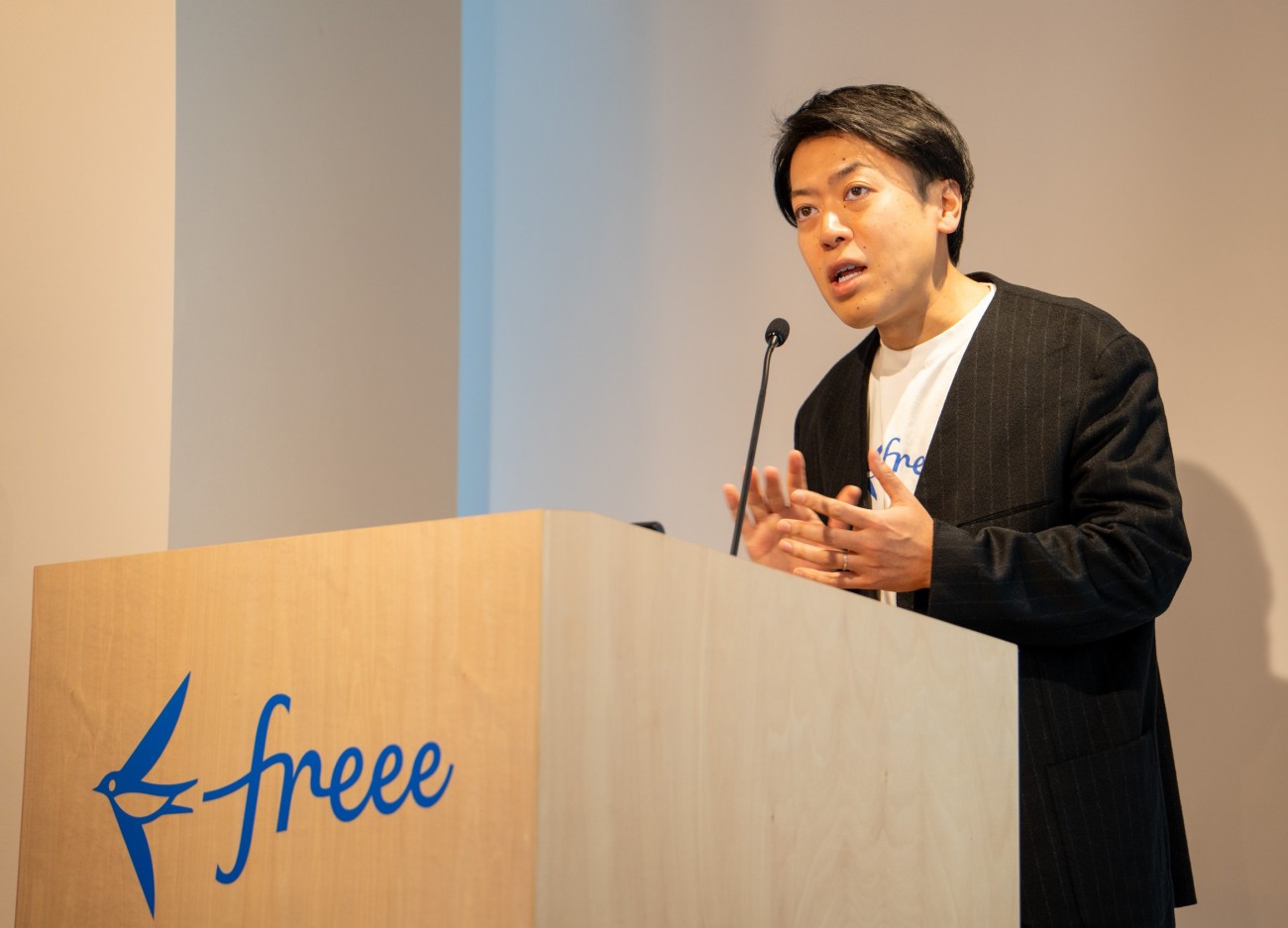 画像を説明するテキストなくても可