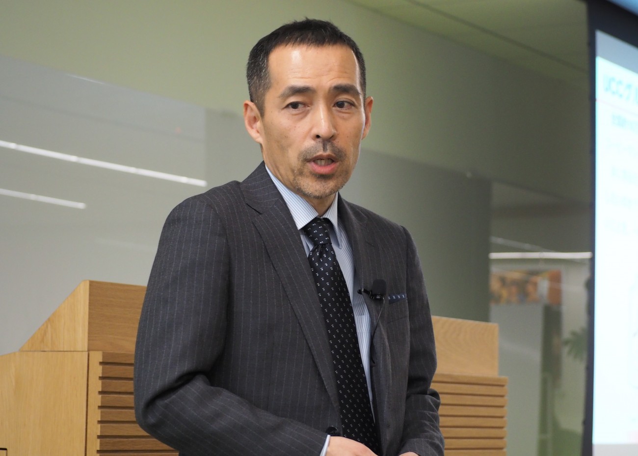 画像を説明するテキストなくても可