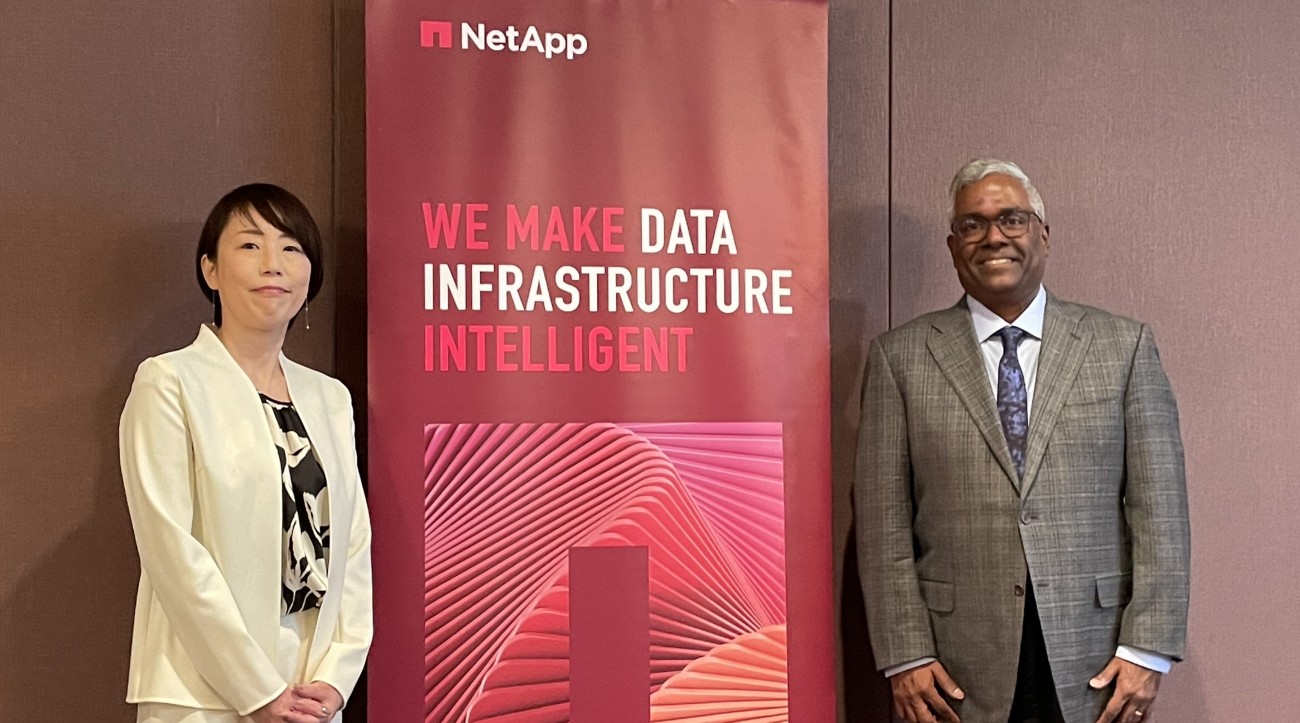 【左】ネットアップ合同会社 代表執行役員社長　斉藤千春氏／【右】CEO, NetApp Inc.　George Kurian（ジョージ・クリアン）氏