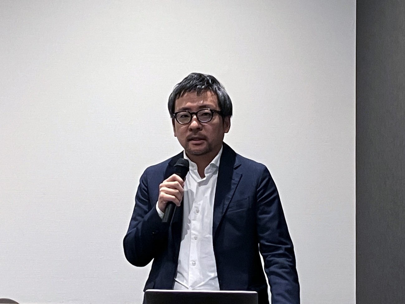 ヴイエムウェア株式会社 執行役員 ソリューションアーキテクト本部 本部長 塩崎崇氏