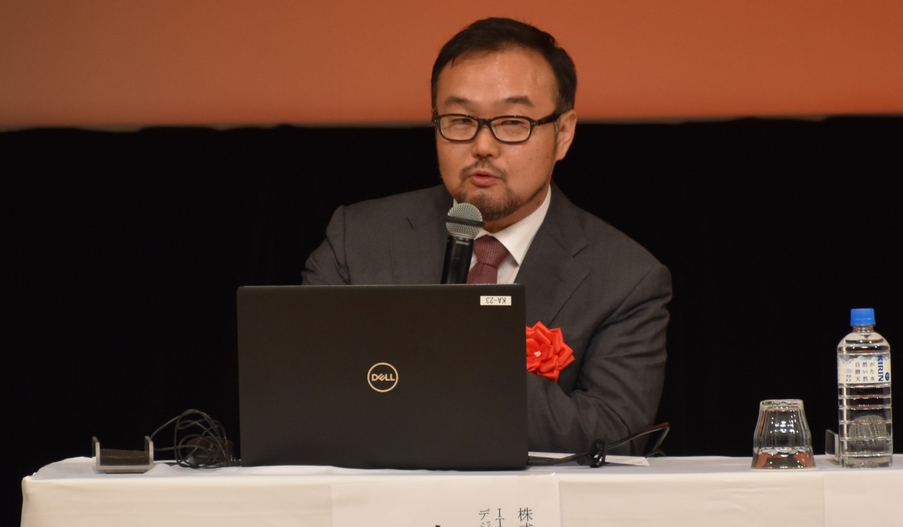 画像を説明するテキストなくても可