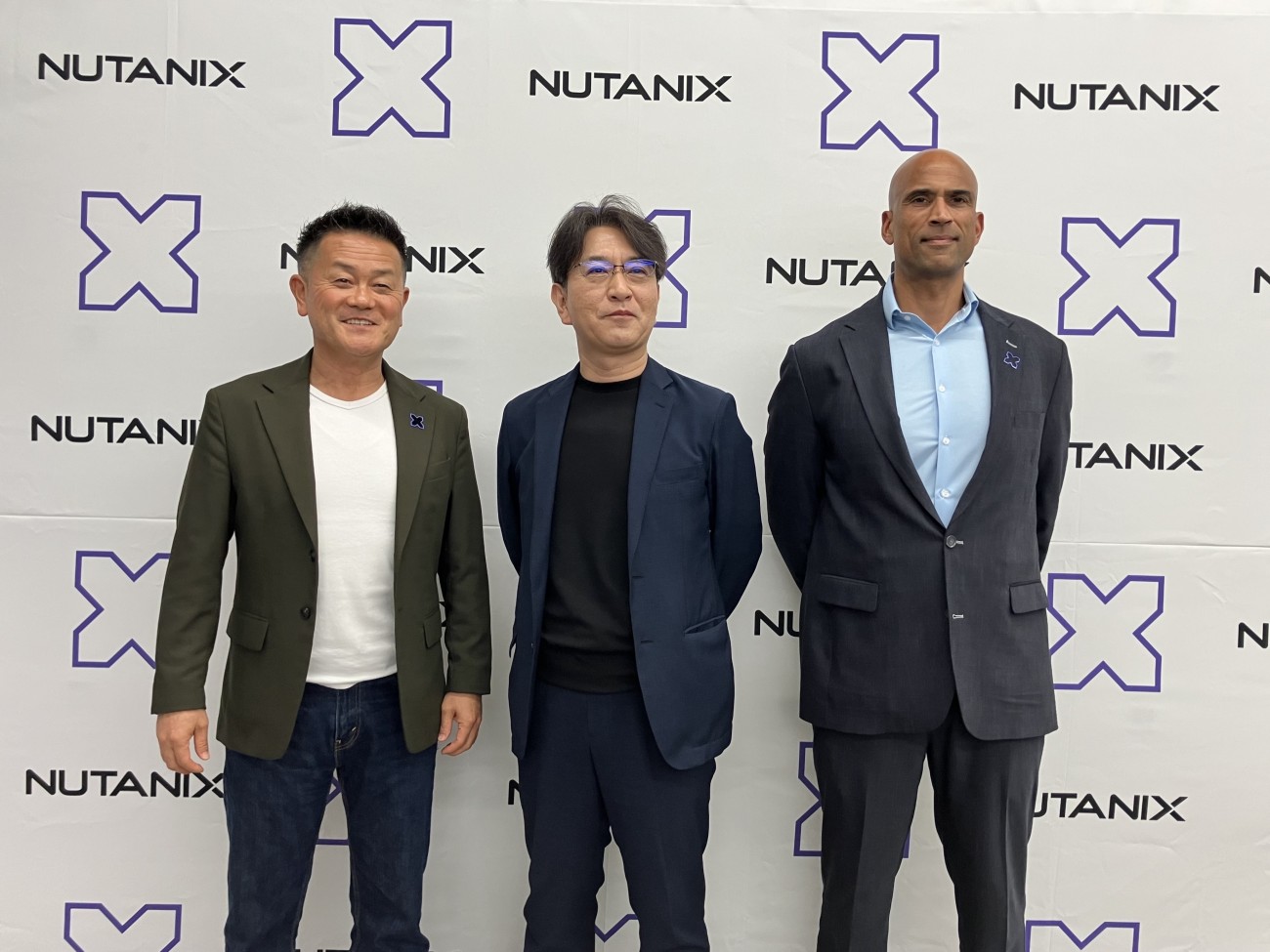 （左から）ニュータニックス・ジャパン合同会社　コーポレート・バイスプレジデント 兼 代表執行役員社長 今井浩氏、株式会社日本総合研究所　常務執行役員（プラットフォーム基盤システム本部・クラウド基盤システム本部 副担当）呉竹義隆氏、Nutanix Inc.グローバル システムエンジニアリング＆サービス担当 シニアバイスプレジデント Ajay Aggarwal（アジェイ・アガルワル）氏